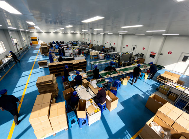 26の高度な生産ラインを誇り、各工程における標準化された量産と徹底した品質管理を実現しています。